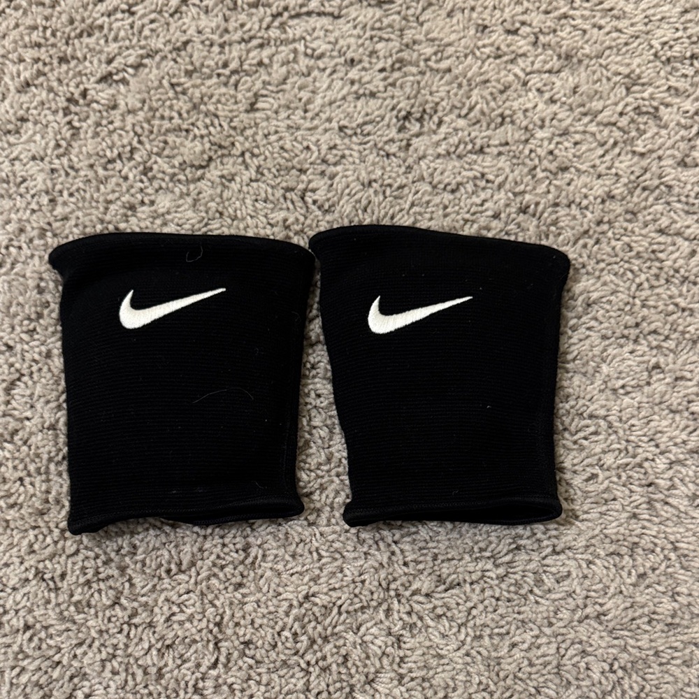 Nike Black Volleyball Kneepads